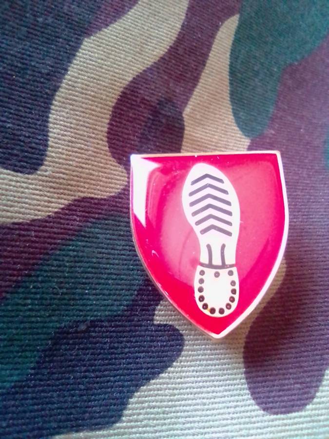 SADF/SA ARMY/SANDF TRACKER INSTRUCTOR BADGE - RED- POCKET SIZE