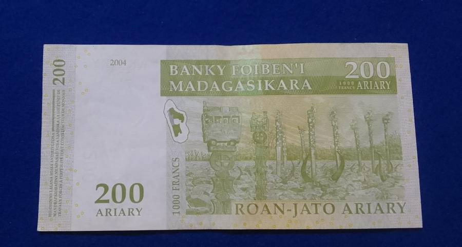 Bank of Madagascar (2004) Ariary 200 banknote - 1000 Francs