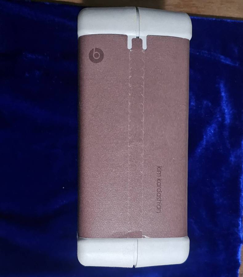 Beats by Dr Dre Kim Kardashian Edition