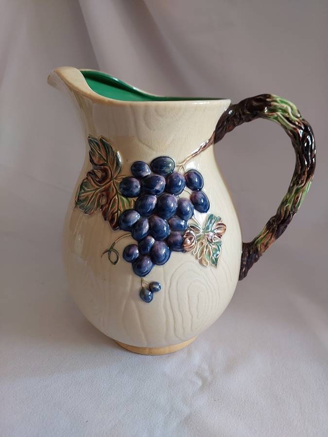 Carlton ware Grapevine Jug Green large