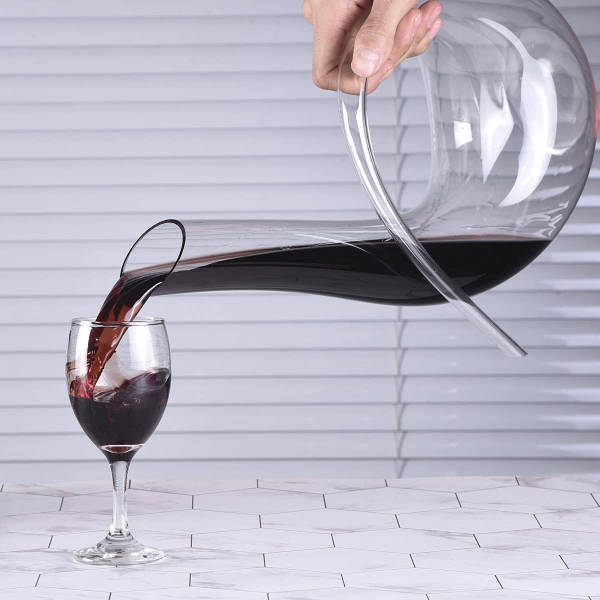 Luxurious Unique Wine Decanter Carafe