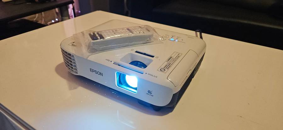 Epson EB-S400