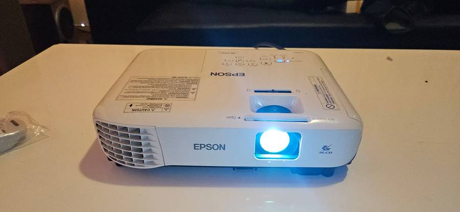 Epson EB-S400