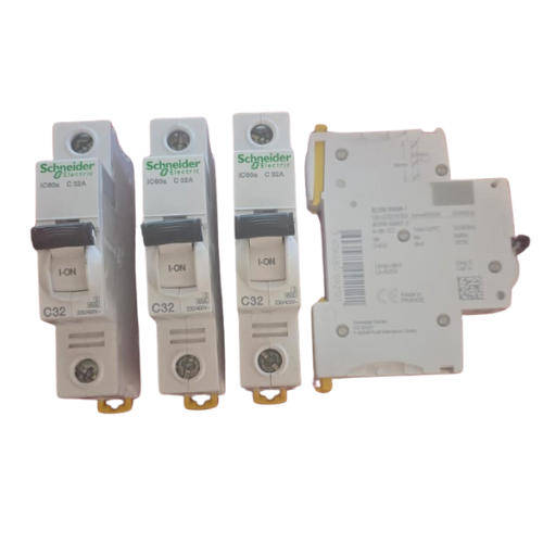 Schneider Electric 32AMP C32 Circuit Breakers Bundle of 4
