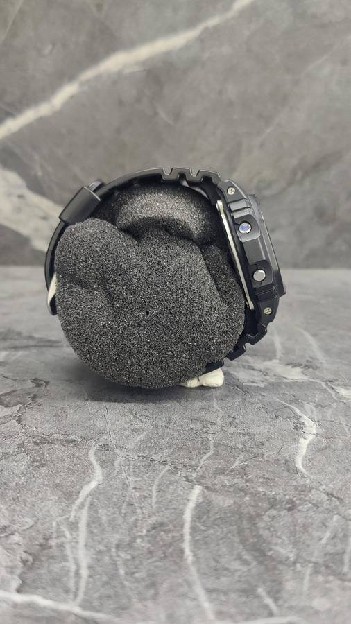 Casio - G-Shock Men's 5600 Series -DW-5600BBR-1