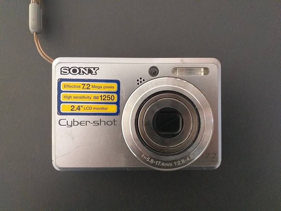 Sony Cybershot DSC S730 7,2MP working order with extras