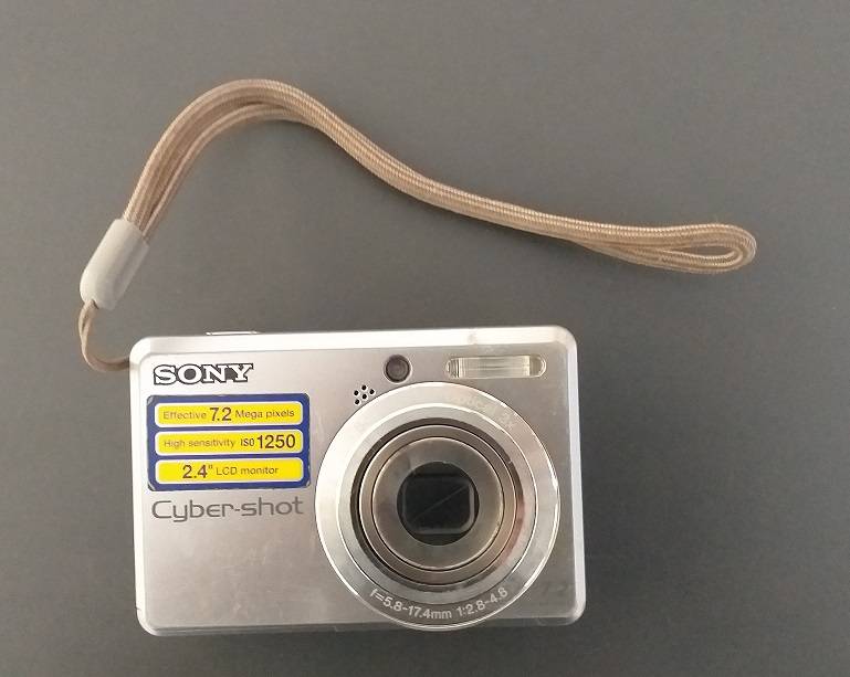 Sony Cybershot DSC S730 7,2MP working order with extras