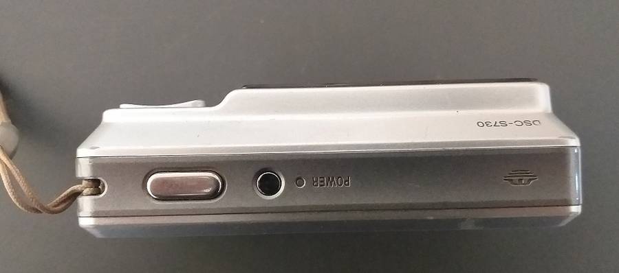 Sony Cybershot DSC S730 7,2MP working order with extras