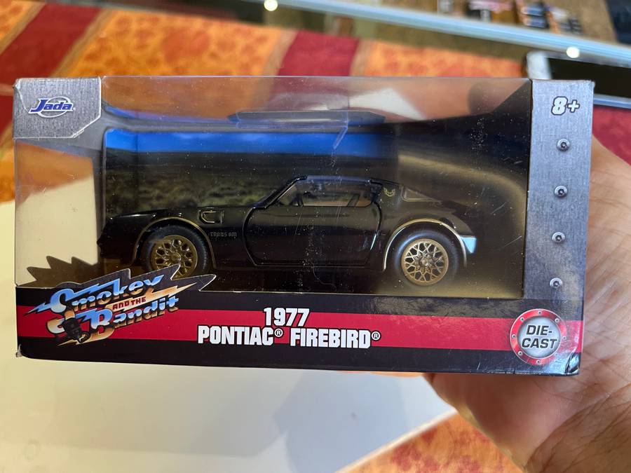 Jada 1/32 Smokey and the bandit