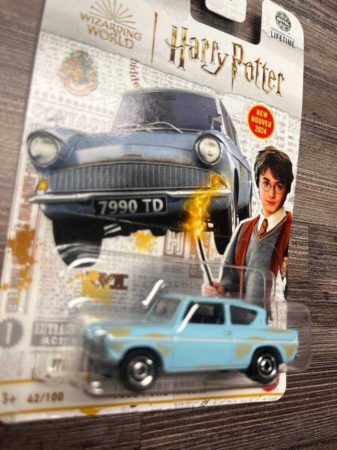 Matchbox Harry Potter Anglia long card import