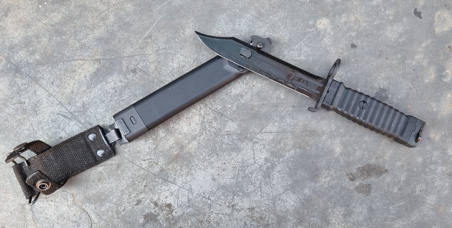 H&K G36 BAYONET IMPORTED BY ARMSCOR FOR TRIALS ON THE R4 RIFLE , UNSUCCESSFUL