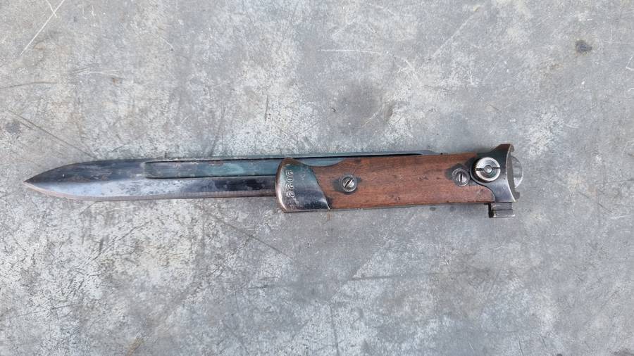 ITALIAN WW2 FOLDING BAYONET