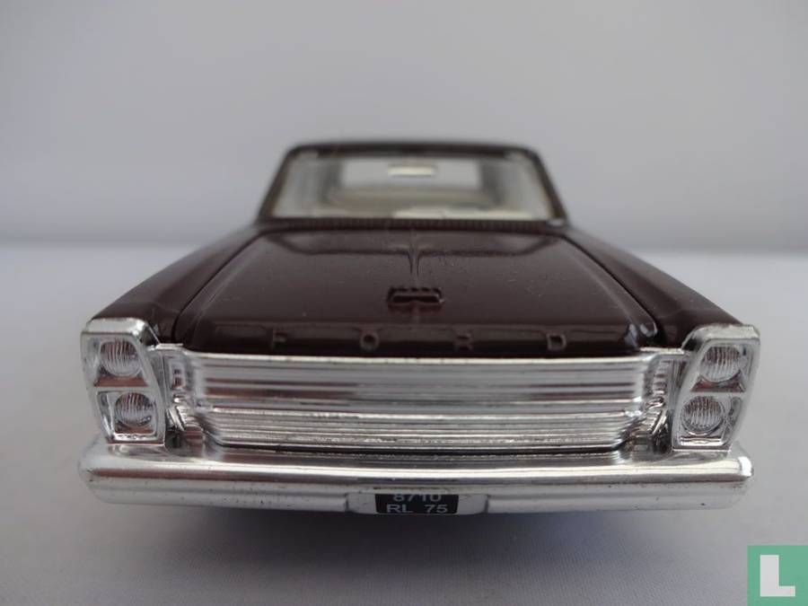Ford Galaxie 500 1966 black 1/43 Atlas/Dinky NEW+boxed #6111 instant wheels