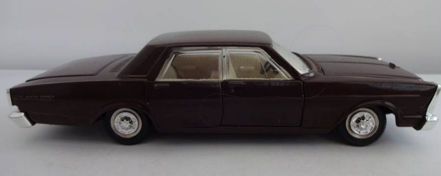 Ford Galaxie 500 1966 black 1/43 Atlas/Dinky NEW+boxed #6111 instant wheels