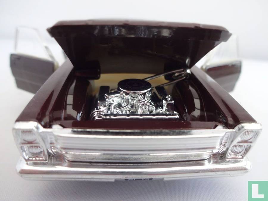 Ford Galaxie 500 1966 black 1/43 Atlas/Dinky NEW+boxed #6111 instant wheels