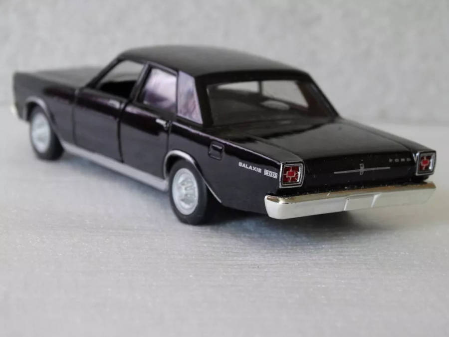 Ford Galaxie 500 1966 black 1/43 Atlas/Dinky NEW+boxed #6111 instant wheels