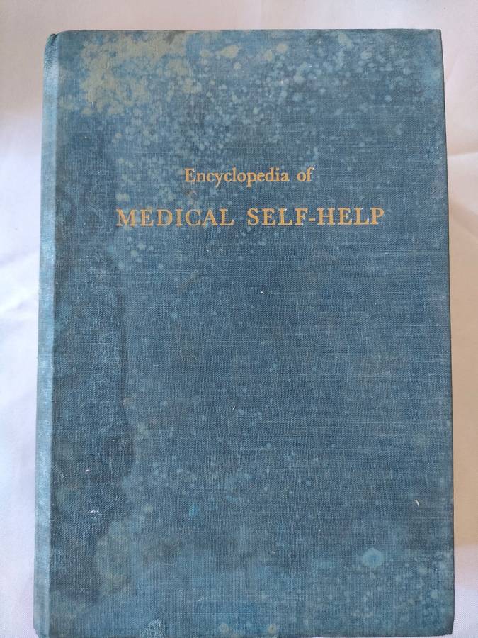 Encyclopedia of Medical Self-Help: USA: Good condition but discoloration on hard cover.