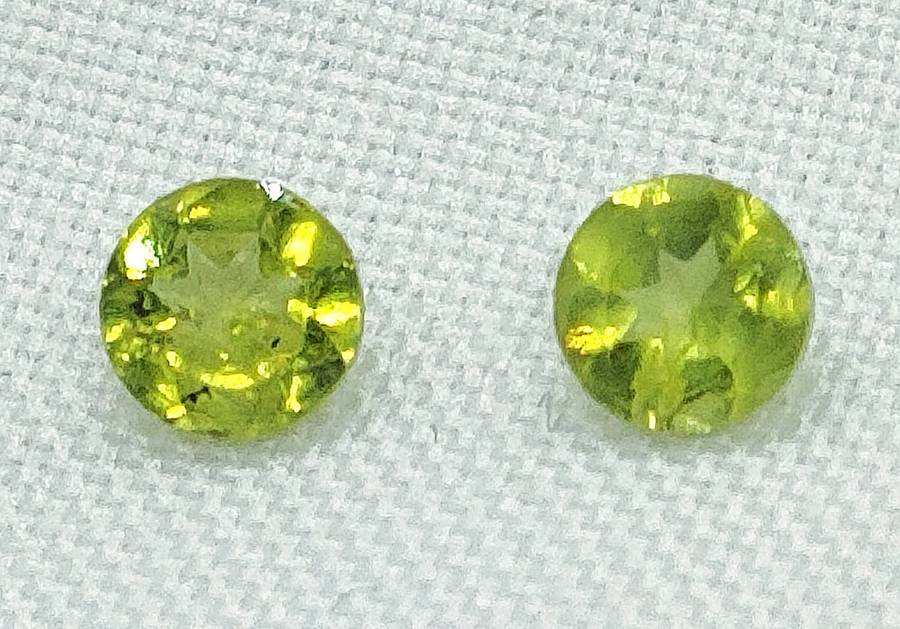 Natural Peridot pair - round- 1 ct- certification optional - 11 of 17 gemstones