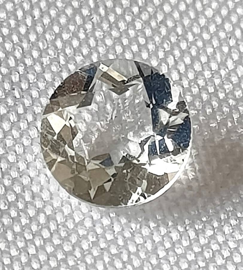 Moissanite stone - 7.7 mm - almost 1.4 ct round cut - certification optional - Astonishingly clear