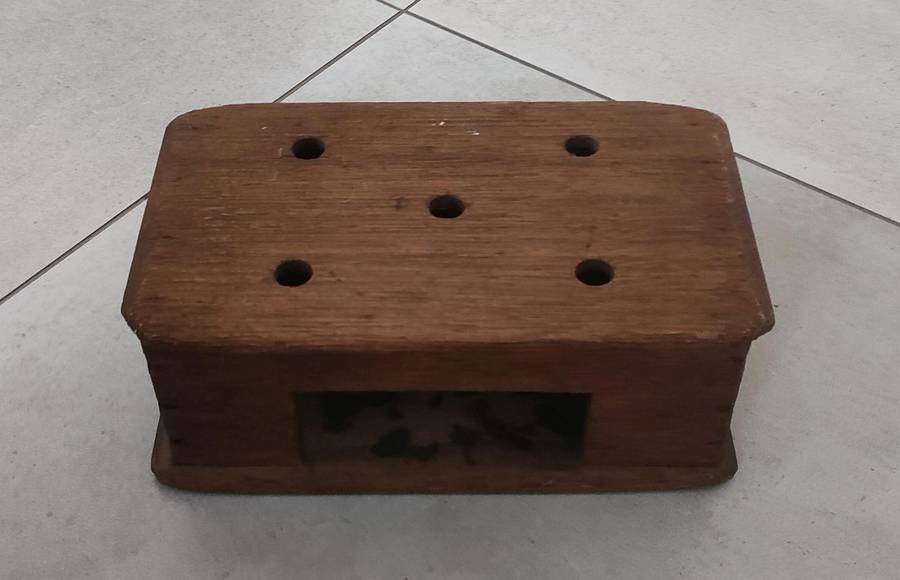 Antique Foot stove/warmer "Voetstofie" in good condition with only age related wear