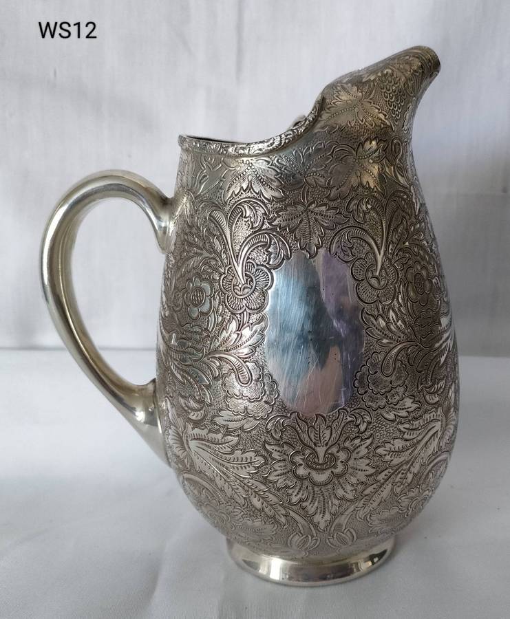 Vintage Silver-plated jug in great condition with lovely engraving-190 x 115 mm excluding handle