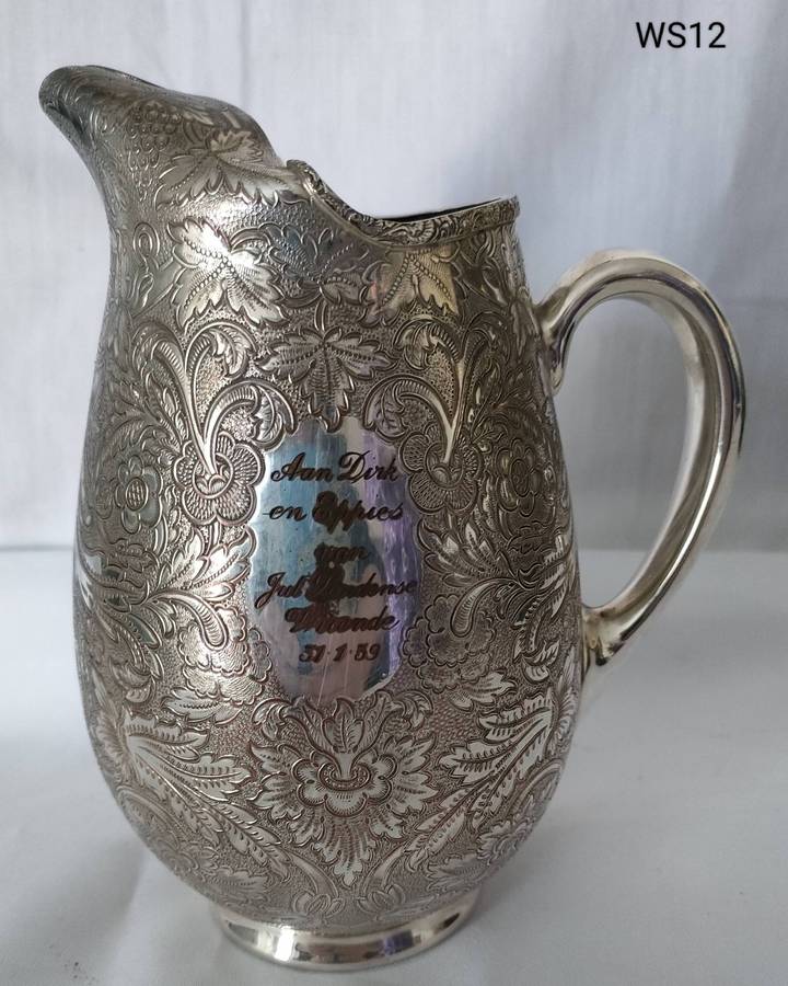 Vintage Silver-plated jug in great condition with lovely engraving-190 x 115 mm excluding handle