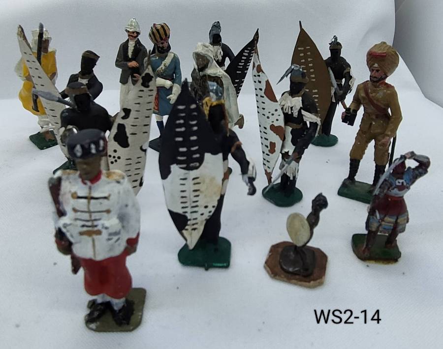 Gorgeous lead soldiers in a set of 14 - top condition - lot 2 of 6