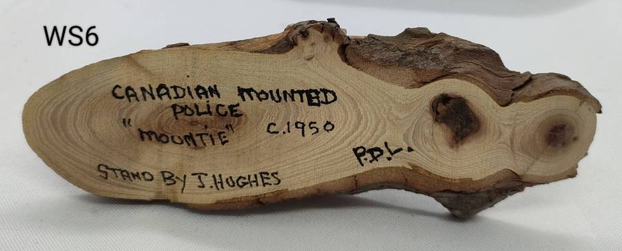 Gorgeous lead soldiers on lovely wooden stands - lot 6 of 6 - 1950 history of artist under stands.