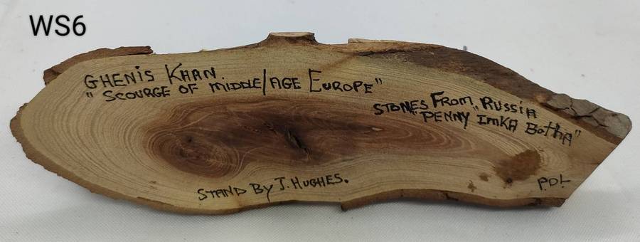 Gorgeous lead soldiers on lovely wooden stands - lot 6 of 6 - 1950 history of artist under stands.