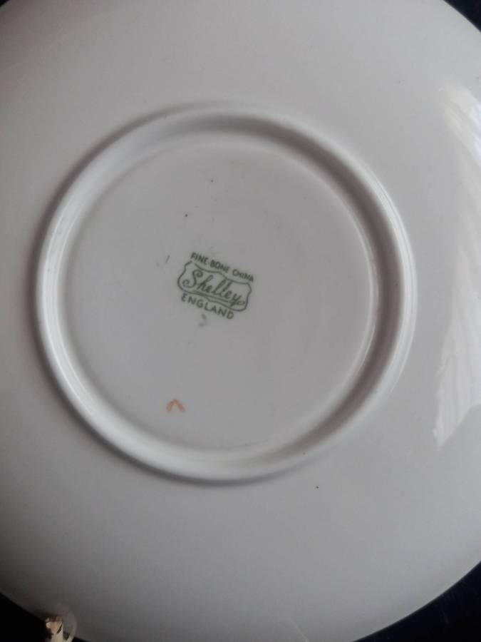 Vintage Shelley Chintz Green Daisy Saucer - A.