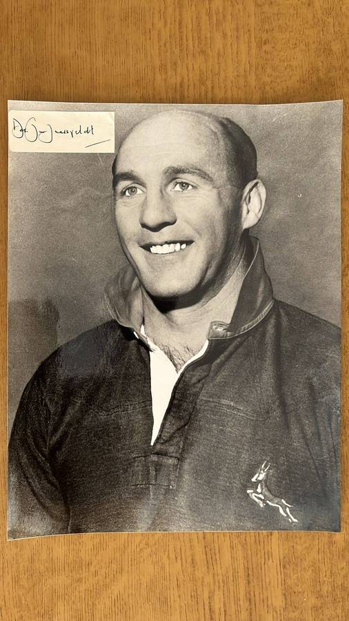 Des van Jaarsveldt Signed Original Photo & 2006 Signed Captains Table Programme, details below