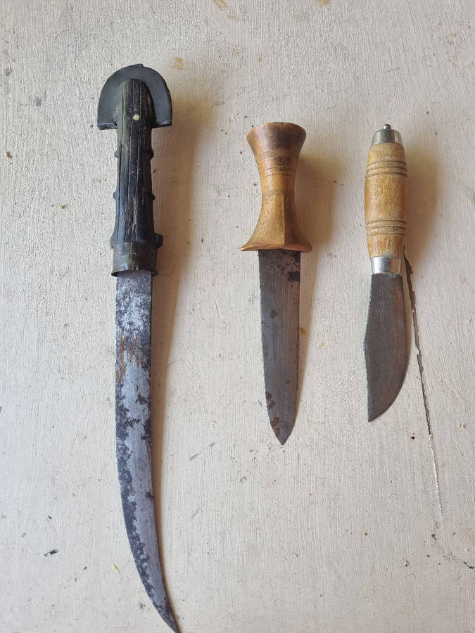 ### 3 x knives 2 of African origin 1 from Sweden with Sheaths ###