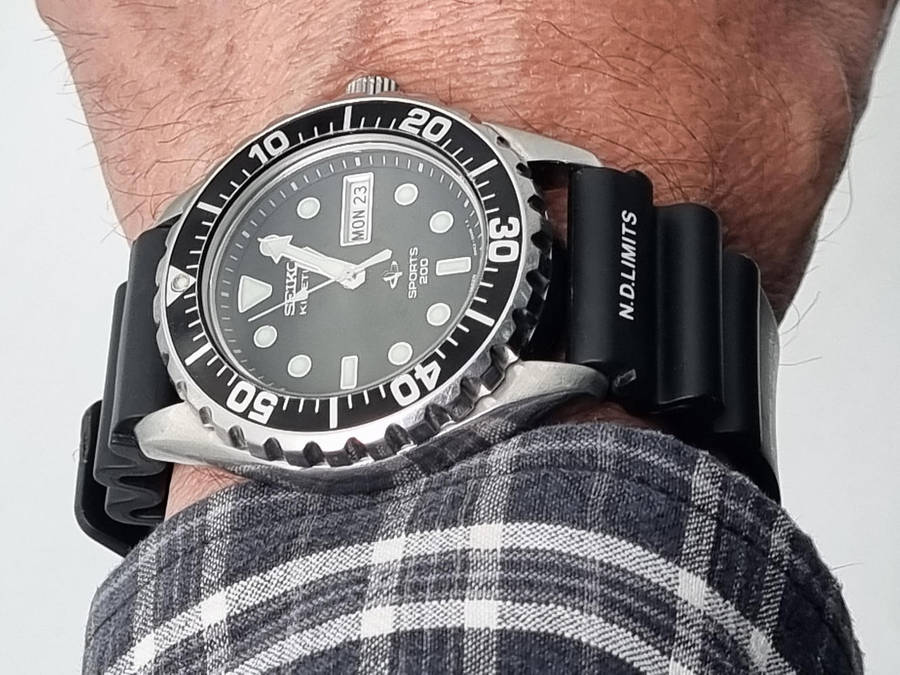 ## Seiko Kinetic Divers watch - adjustable Large wrist fit - Good condition ##