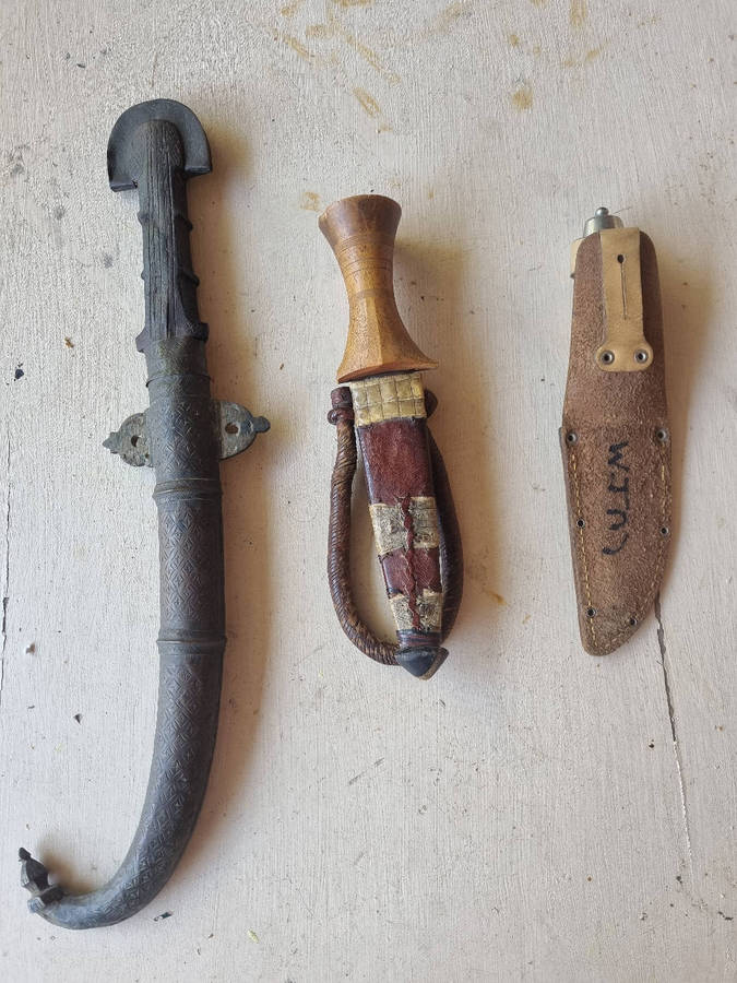 ### 3 x knives 2 of African origin 1 from Sweden with Sheaths ###