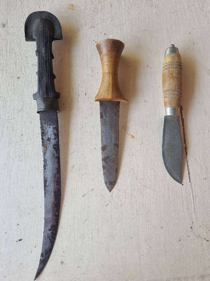### 3 x knives 2 of African origin 1 from Sweden with Sheaths ###