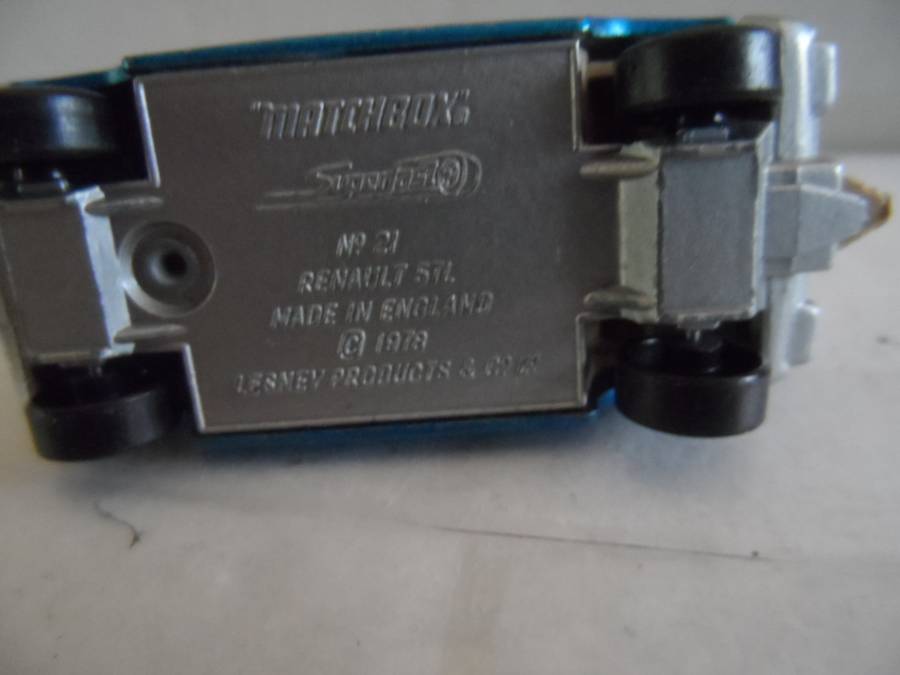 Matchbox Lesney Superfast No21 RENAULT 5TL in BLUE with SILVER BASE