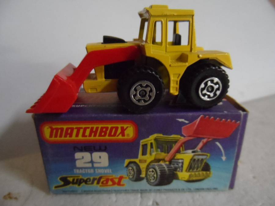 Matchbox Superfast No 29 Tractor Shovel Mint in Original Box