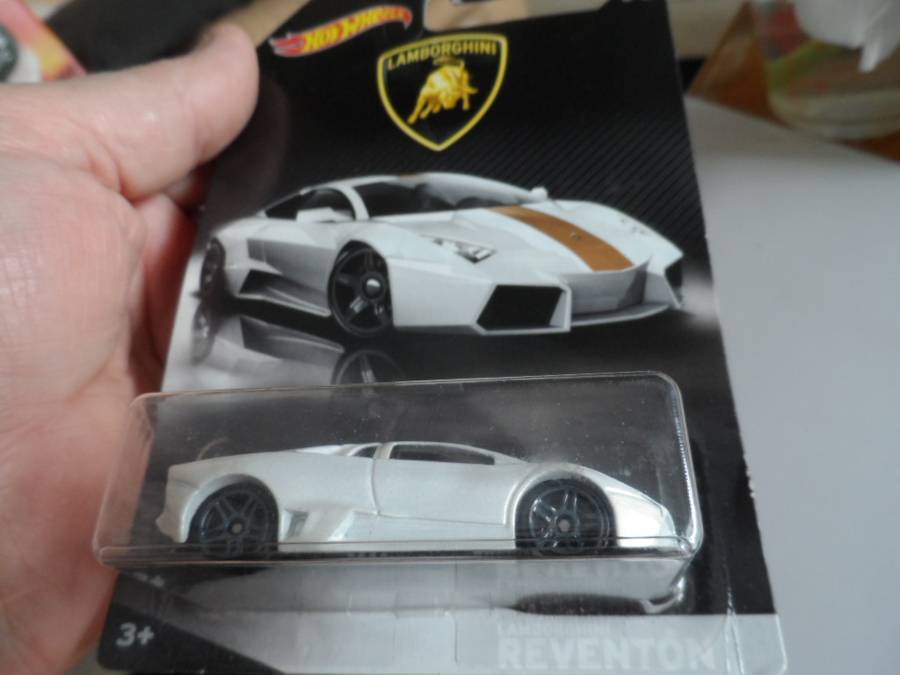 2017 HOT WHEELS LAMBORGHINI REVENTON #8-8, WHITE,   [M50]