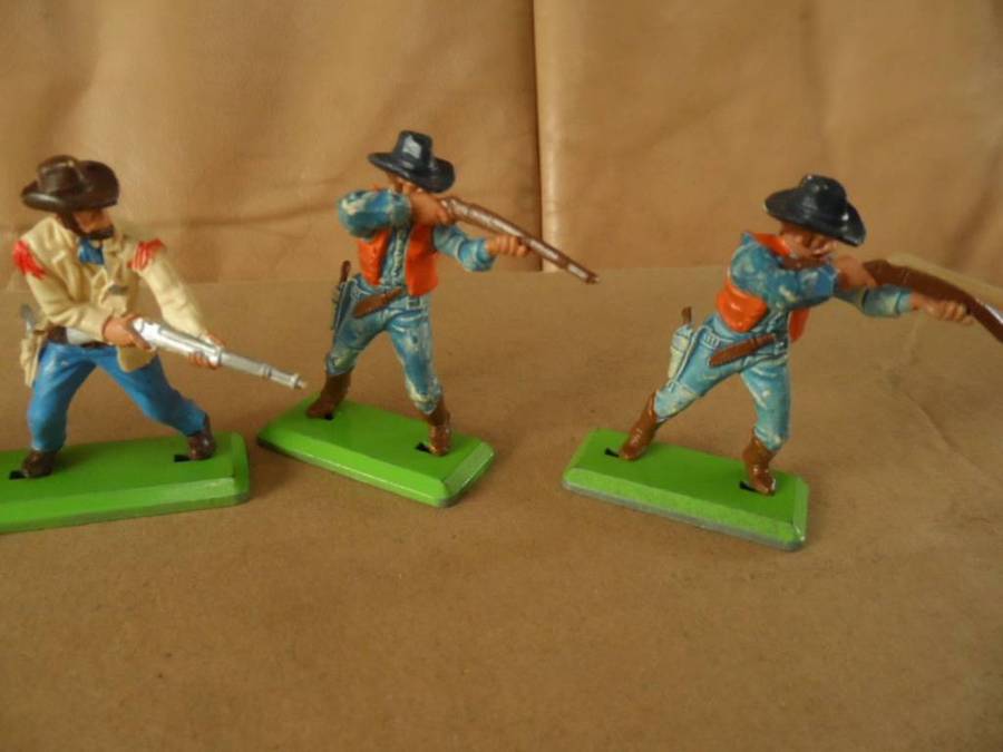 BRITAINS DEETAIL SIX WILD WEST FIGURES-METAL BASES -ONE BID FOR ALL [M12]