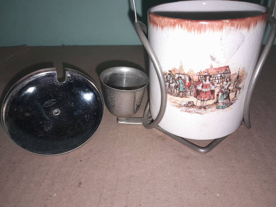 Vintage Sandland Ware Sugar/Mustard Bowl on Stand -  Hanley Staffordshire England - As per pictures