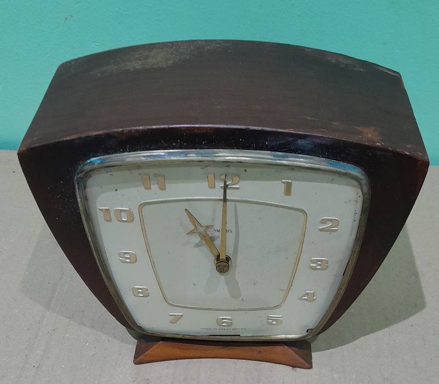 Smiths Mantle Clock - Great Britain - Working - To Restore - See Pics - Glass & Chime Out