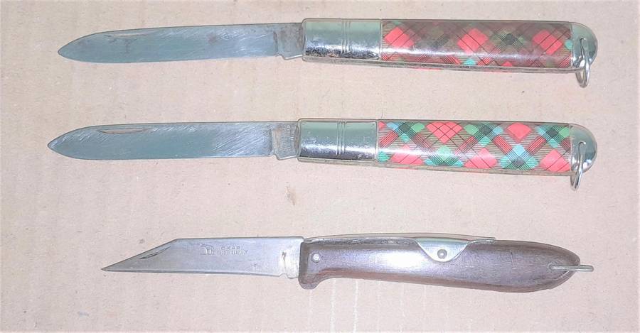 A Vintage Okapi German & 2 Richards England Knives