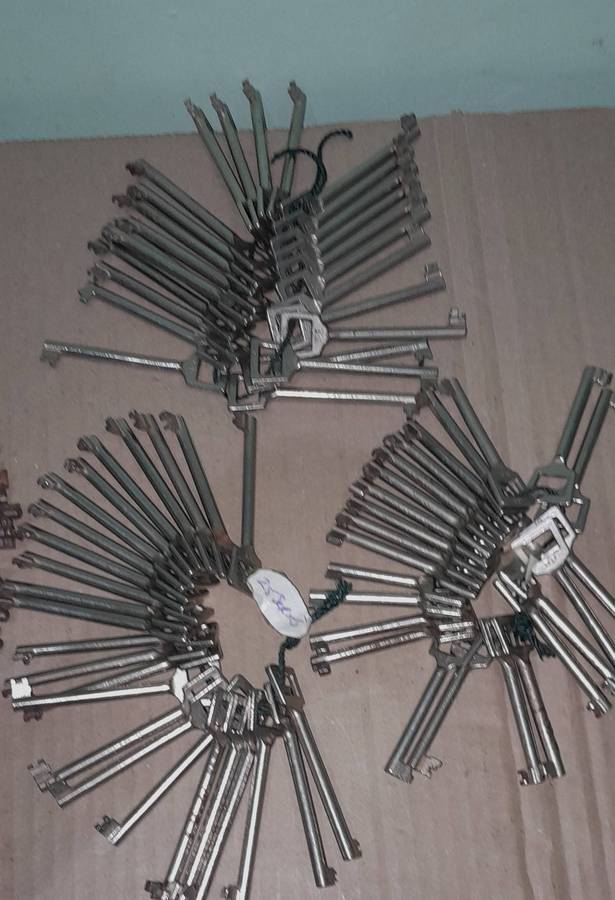 255 Vintage Keys - "Skeleton" or "Masterkeys" R1 per key the 10c ea