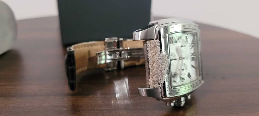 Guess men's watch (needs new strap)