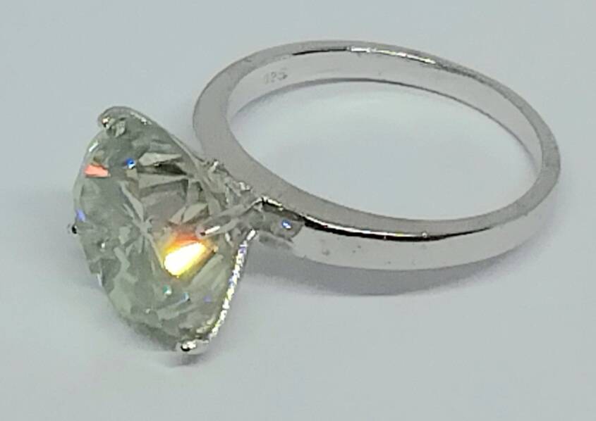 IMPRESSIVE 6.12CT FANCY YELLOW/GREEN MOISSANITE - STUNNING!