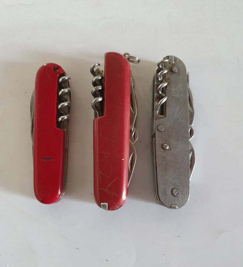 3 X MULTI TOOL  VINTAGE  FOLDING KNIFES AS PER PHOTO REPORT.