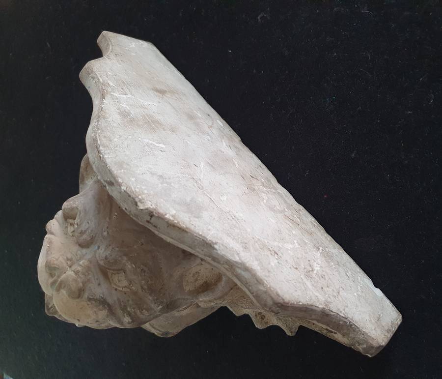 VINTAGE GARGOYLE CEMENT CAST WALL MOUNT.