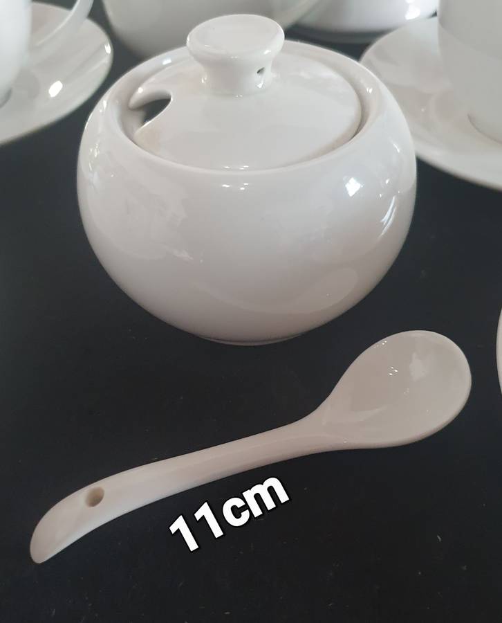 Maxwell Williams Porcelain White Basics Tea set. 13 pieces