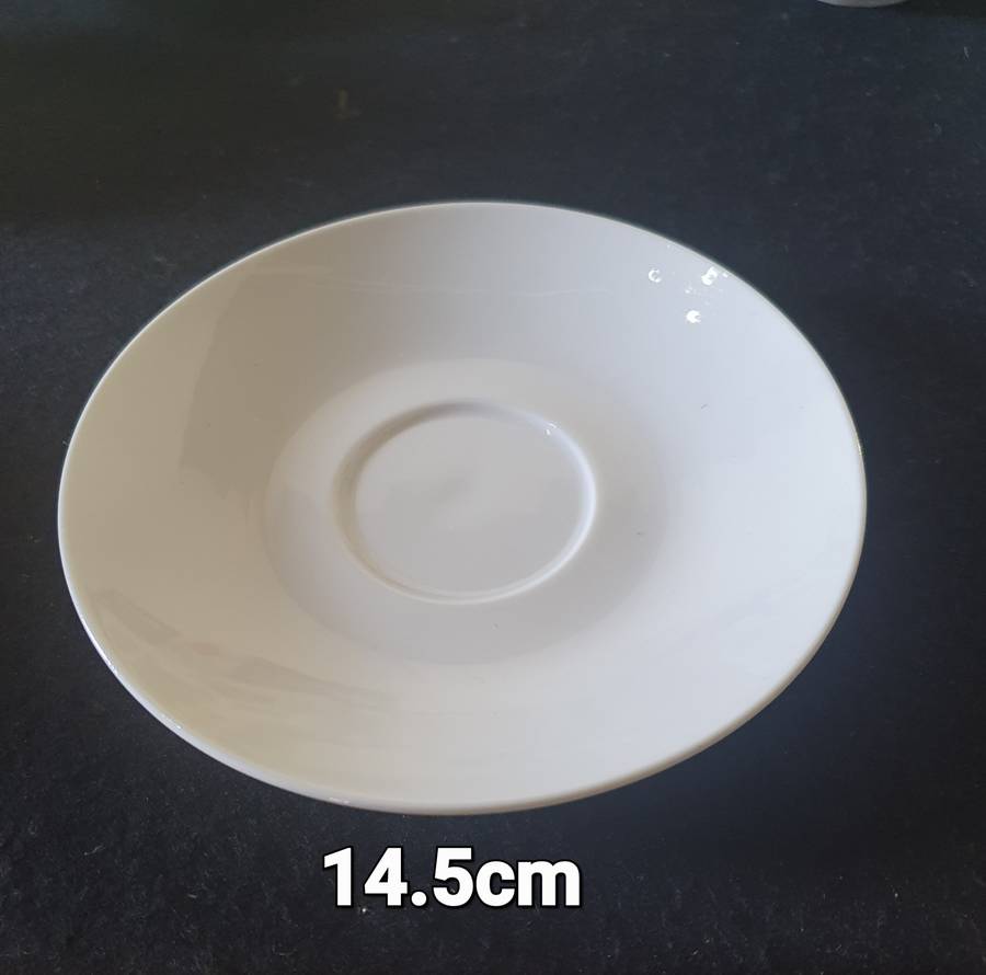 Maxwell Williams Porcelain White Basics Tea set. 13 pieces