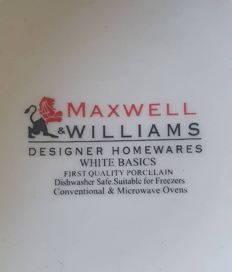 Maxwell Williams Porcelain White Basics Tea set. 13 pieces